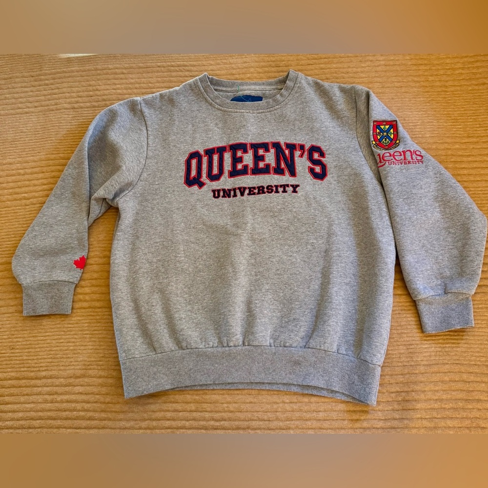Queens university Women's Gray Crewneck Sweatshirt